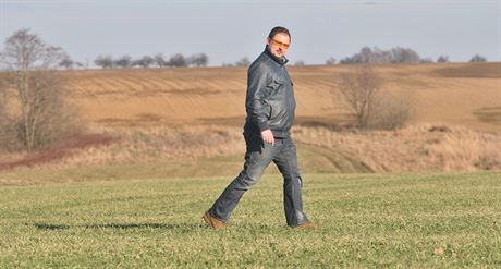Petr Kleka, farmá z Bartoovic na Novojiínsku, se byl podívat i na pole s...