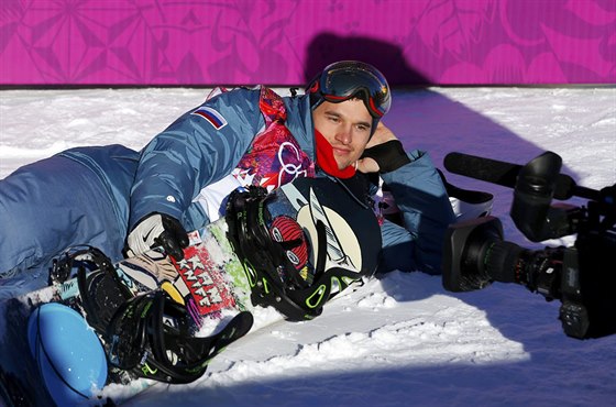 Ruský snowboardista Alexej Sobolev pi kvalifikaci ve slopestylu. (6. února...