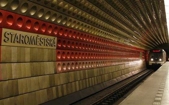 Stanice metra Staromstská
