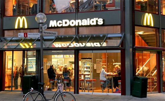 Jedna z 1440 provozoven McDonald's v Nmecku. (ilustraní snímek)