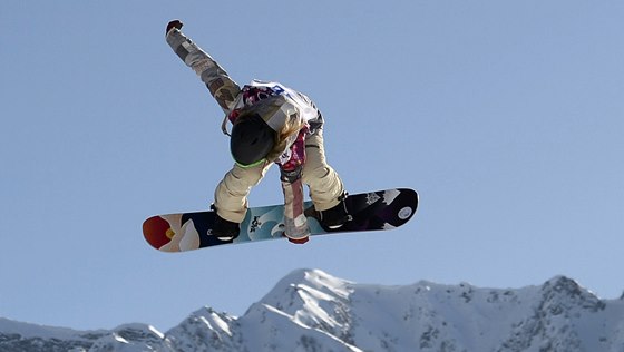 S JISTOTOU. Jamie Andersonová v kvalifikaci slopestylu snowboardistek na