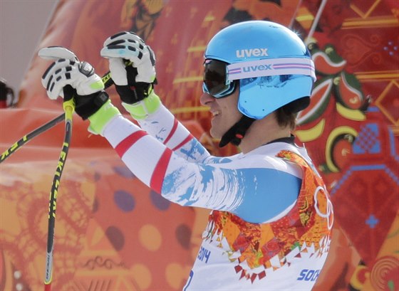 RADOST. Rakouský lya Matthias Mayer se raduje v cíli olympijského sjezdu.