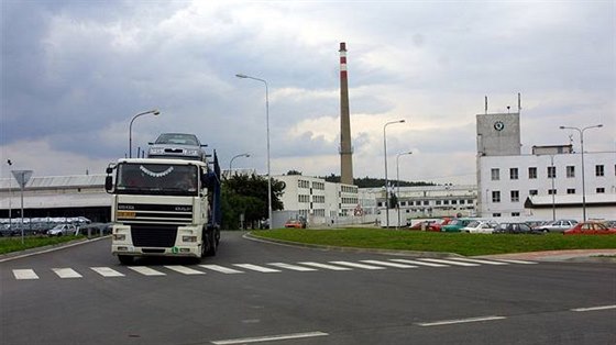 Vrchlabskou průmyslovou zónu táhne automobilka Škoda, která zde montuje automatické převodovky.