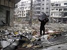 Nkteré tvrti Homsu se bhem ostelování zmnily v hromady trosek (1. února...