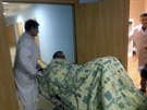 Dmytro Bulatova pevezli do nemocnice v hlavním msta Ukrajiny Kyjev (31....
