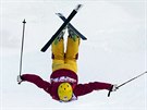 eská akrobatická lyaka Nikola Sudová pi své kvalifikaní jízd v boulích,...