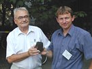 Pavel Spurný (vpravo) se svým mentorem Zdekem Ceplechou a s jedním z úlomk...