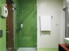 Koupelna s mozaikou v jarní zelené barv 