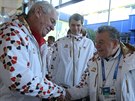 Prezident Milo Zeman se zdraví s kardinálem Dominikem Dukou na slavnostním...