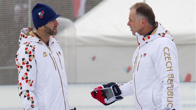 Na Letn se v olympijskm parku seli  Slavomr Lener (vpravo) a Petr Nedvd.