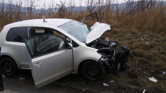 Nehoda na silnici č. 1/16 u Holína ve směru od Jičína na Mladou Boleslav. (3. 2. 2014)