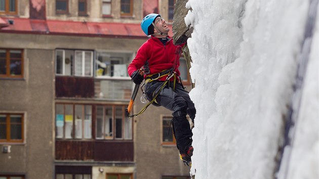 Od soboty je v libereck Mlnsk ulici lezcm k dispozici uml ledov stna.