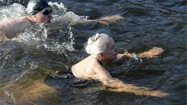 Otu�ilecký závod Branické ledy. Nejstar�í ú�astnicí byla Bo�ena �erná.