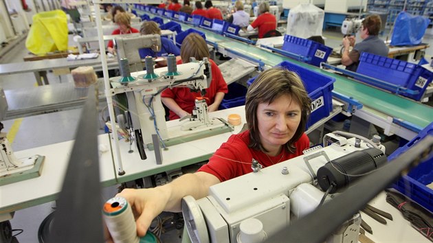 Dříve Baťa v Dolním Němčí vyráběl až milion párů bot ročně, nyní je to asi čtvrtinová produkce.