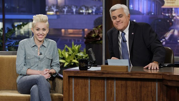 Zpvaka Miley Cyrusov se v The Tonight Show objevila 30. ledna 2014.