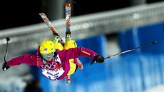 Česká akrobatická lyžařka Nikola Sudová postoupila z prvního kola finálových...