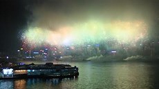 Ohostroj v Hong Kongu. (1. února 2014)