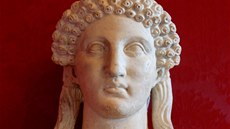 Staroecká busta Sapfó z 5. století p. Kr.
