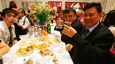 Vietnamci pivítali rok kon. Píchod slavili v ostrovském kulturním dom.