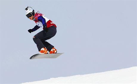 eka Eva Samková pi kvalifikaním závodu ve snowboardcrossu. (16. února 2014)