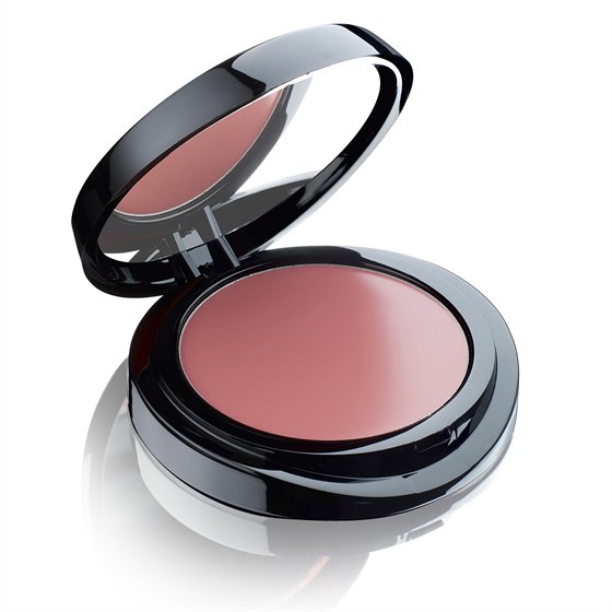 Multifunkn krmovou tvenku Cream Rouge od firmy ArtDeco mete pout i na...