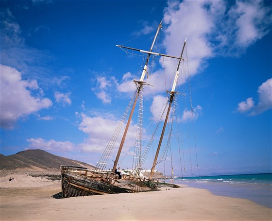 Vrak lodi American Star u pláže Playa de Garcey na západním pobřeží ostova Fuerteventura.
