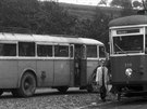 Dalí setkání tramvaje s autobusem.