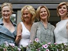lenky skupiny ABBA Agnetha Fältskogová a Anni-Frid Lyngstadová  (vpravo) s