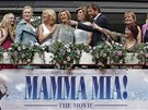 lenové skupiny ABBA a herci muzikálu Mamma Mia! - védská premiéra filmového
