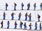 Traoví komisai ped slalomovou ástí olympijské superkombinace. (14. února...