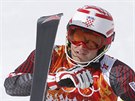 Chorvatský lya Natko Zrnic-Dim v cíli slalomové ásti olympijské...