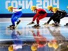 eská rychlobruslaka Kateina Novotná (vlevo) skonila v olympijském závod na...