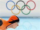 Nizozemský rychlobrusla Sven Kramer v olympijském závodu na 10 kilometr. (18....