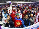 Fanouci bhem první tetiny olympijského hokejového utkání Rusko - Finsko v...