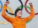 Nizozemská rychlobruslaka Jorien Ter Morsová se raduje z olympijského zlata na...