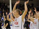 Basketbalisté Dína se radují z výhry nad Ústí nad Labem.