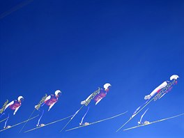 Japonský skokan na lyích Daiki Ito pi tréninkovém skoku na stedním mstku v...