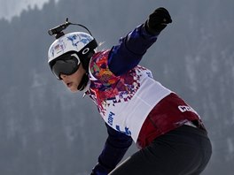 Eva Samková v kvalifikaci snowboardcrossu. 