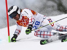 NA TRATI. Ondej Bank v obm slalomu na olympijskch hrch v Soi. 