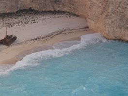 Svtoznámý vrak paerácké lodi na plái Navagio na eckém ostrov Zakynthos....