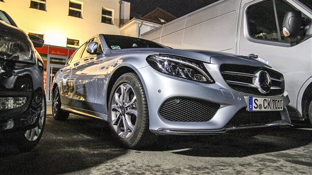 Nov Mercedes tdy C pi testovn u Stuttgartu