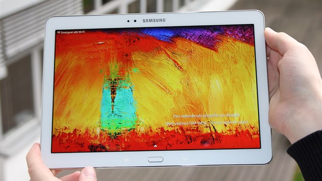 Pohled na displej Samsung Galaxy Note 10.1 2014