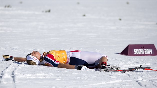 Norsk bkyn na lych Astrid Uhrenholdt Jacobsenov po tafetovm zvodu na 4x5 kilometr. (15. nora 2014)