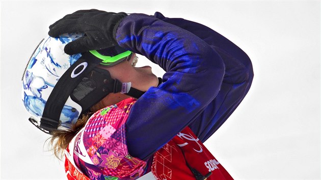 Eva Samkov suvernn ovldla olympijsk snowboardcross a dojela si pro zlatou...