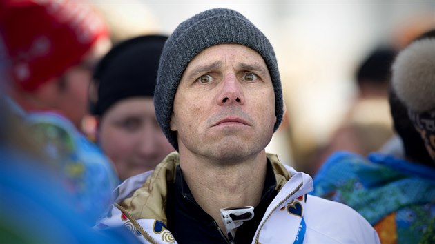 Zpvk Janek Ledeck sledoval olympijskou jzdu sv dcery Ester, kter v Soi zvodila ve snowboardingovm paralelnm obm slalomu. (19. nora 2014)