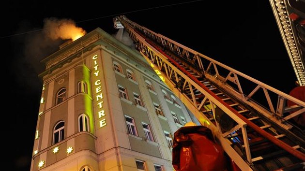 Por hotelu na Revolun ulici v Praze.