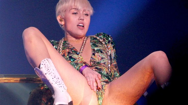Miley Cyrusov chce svou show okovat, ale zrove pr pedvst umn, kterm je jej muzika.