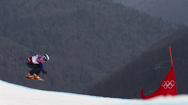 Eva Samková v kvalifikaci snowboardcrossu. 