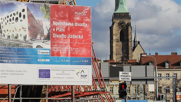 Vstavba Novho divadla v Plzni.
