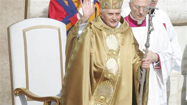Inaugurace papee Benedikta XVI. ve Vatiknu (24. dubna 2005)